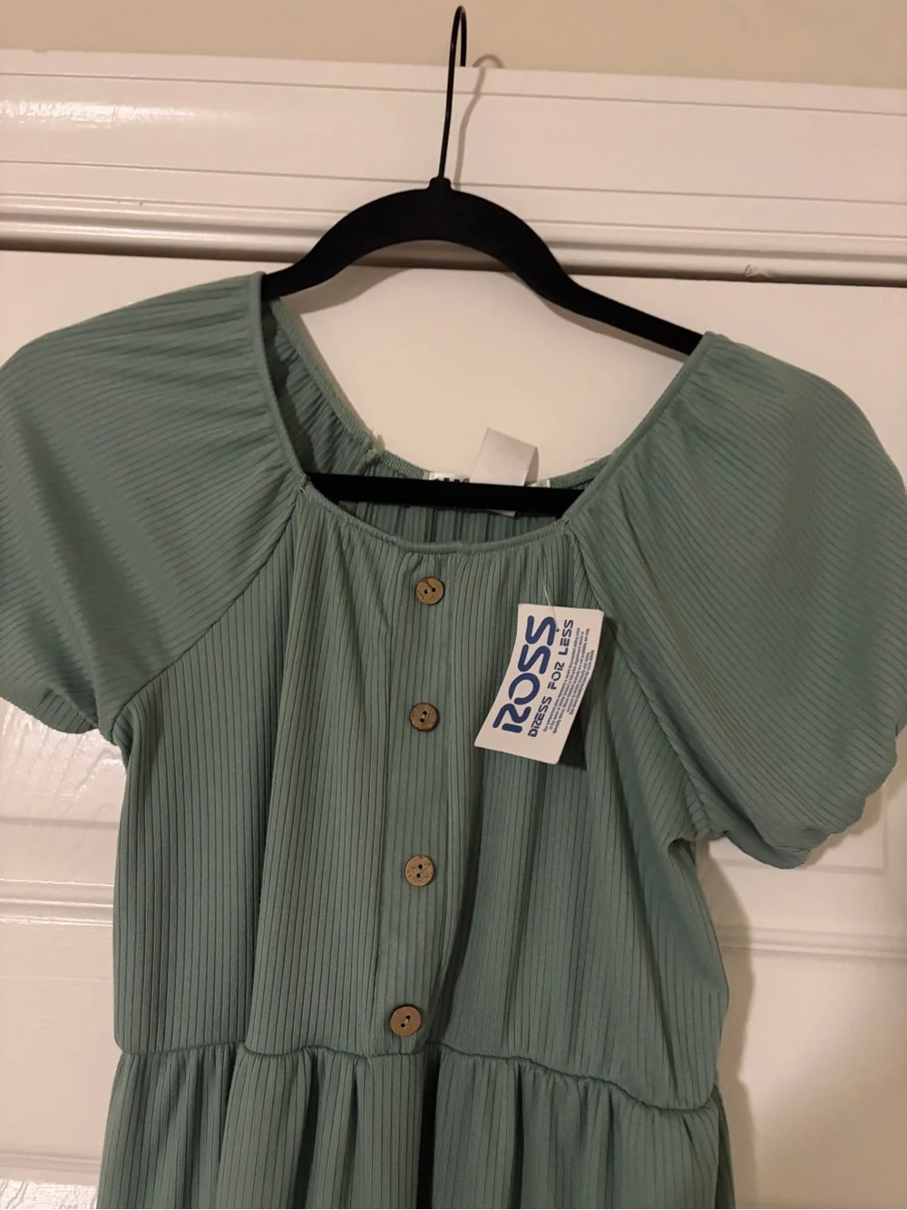 New with tags Girl’s Sage Green Button-Front Midi Dress